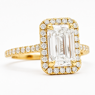 Emerald Cut with Pavé Band and Halo – Lab-Grown Diamond – 14K/18K Yellow Gold – 40 Side Stones