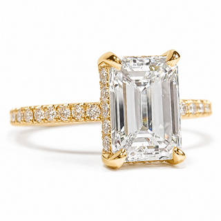 Emerald Cut with Pavé Band and Hidden Halo – Lab-Grown Diamond – 14K/18K Yellow Gold – 42 Side Stones