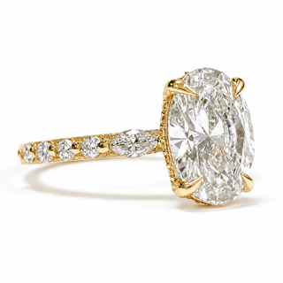 Oval Brilliant with Pavé Marquise Band – Lab-Grown Diamond – 14K/18K Yellow Gold – 30 Side Stones