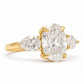 Oval Brilliant 3 Stone Ring – Lab Grown Diamond – 14K/18K Yellow Gold – 2 Side Stones