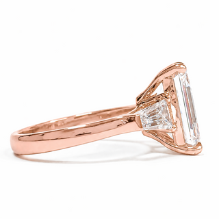 Emerald Cut with 2 Tapers Ring – Lab-Grown Diamond – 14K/18K Rose Gold – 2 Side Stones
