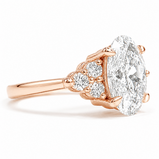 Oval Brilliant Ring – Lab Grown Diamond – 14K/18K Rose Gold – 6 Side Stones