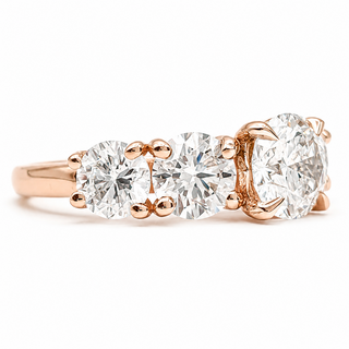 Round Brilliant Degrade Ring – Lab Grown Diamond – 14K/18K Rose Gold – 6 Side Stones