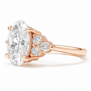 Oval Brilliant Ring – Lab Grown Diamond – 14K/18K Rose Gold – 6 Side Stones