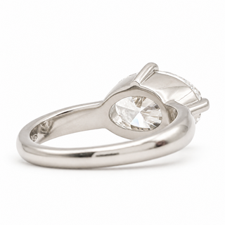 Oval Brilliant Solitaire Ring – Lab Grown Diamond – 14K/18K Gold