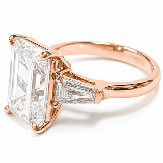 Emerald Cut with 2 Tapers Ring – Lab-Grown Diamond – 14K/18K Rose Gold – 2 Side Stones