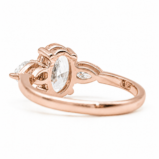 Oval Brilliant 3 Stone Ring – Lab Grown Diamond – 14K/18K Rose Gold – 2 Side Stones