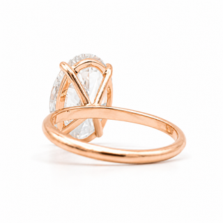 Oval Brilliant Solitaire Ring – Lab Grown Diamond – 14K/18K White Gold