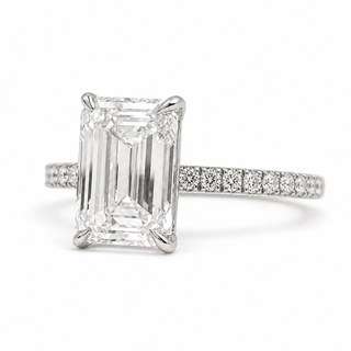 Emerald Cut with Pavé Band – Lab-Grown Diamond – 14K/18K White Gold – 18 Side Stones