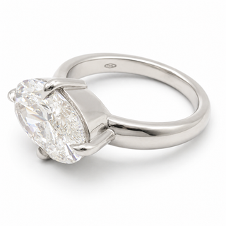 Oval Brilliant Solitaire Ring – Lab Grown Diamond – 14K/18K Gold