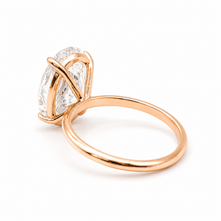 Oval Brilliant Solitaire Ring – Lab Grown Diamond – 14K/18K White Gold