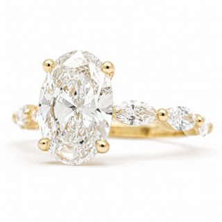 Oval Brilliant with Marquise Band Ring – Lab-Grown Diamond – 14K/18K Gold – 6 Side Stones