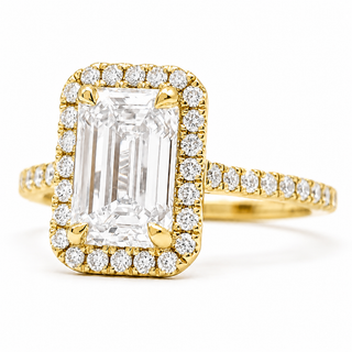 Emerald Cut with Pavé Band and Halo – Lab-Grown Diamond – 14K/18K Yellow Gold – 40 Side Stones