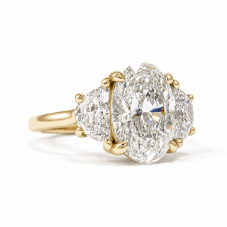 Oval Brilliant 3 Stone Ring – Lab Grown Diamond – 14K/18K Yellow Gold – 2 Side Stones
