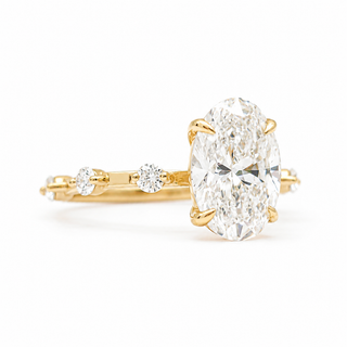 Oval Brilliant Pavé Ring– Lab-Grown Diamond – 14K/18K Yellow Gold – 6 Side Stones