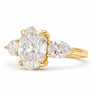 Oval Brilliant 3 Stone Ring – Lab Grown Diamond – 14K/18K Yellow Gold – 2 Side Stones