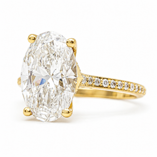 Oval Brilliant Pavé Ring – Lab Grown Diamond – 14K/18K Yellow Gold – 36 Side Stones
