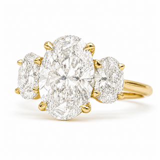 Oval Brilliant 3 Stone Ring – Lab Grown Diamond – 14K/18K Yellow Gold – 2 Side Stones