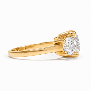 Round Brilliant 3 Stone Ring – Lab Grown Diamond – 14K/18K Gold – 2 Side Stones