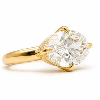 Oval Brilliant Solitaire Ring – Lab Grown Diamond – 14K/18K Yellow Gold