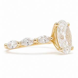 Oval Brilliant with Marquise Band Ring – Lab-Grown Diamond – 14K/18K Gold – 6 Side Stones