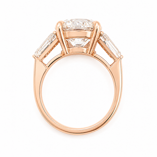 Round Brilliant with 2 Tapers Ring – Lab-Grown Diamond – 14K/18K Gold – 2 Side Stones