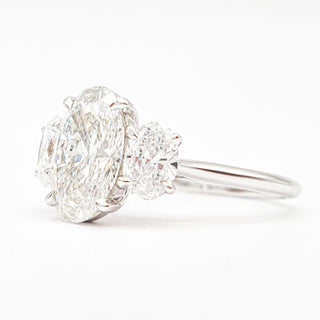 טבעת יהלום עגולה מבריקה 1.00-5.00 קראט – יהלום מעבדה – זהב צהוב 14 או 18 קראט - 18 אבני צד