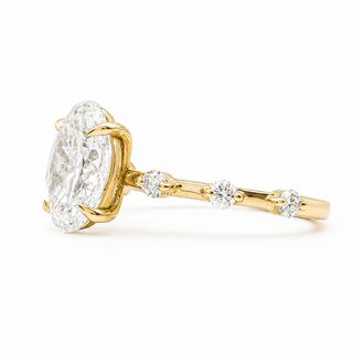 Oval Brilliant Pavé Ring– Lab-Grown Diamond – 14K/18K Yellow Gold – 6 Side Stones