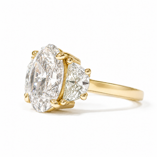 Oval Brilliant 3 Stone Ring – Lab Grown Diamond – 14K/18K Yellow Gold – 2 Side Stones