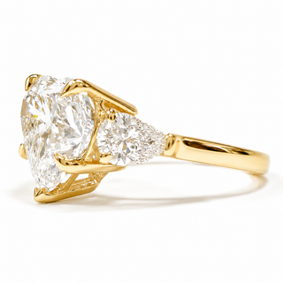 Heart Brilliant 3 Stone Ring – Lab Grown Diamond – 14K/18K Yellow Gold – 2 Side Stones