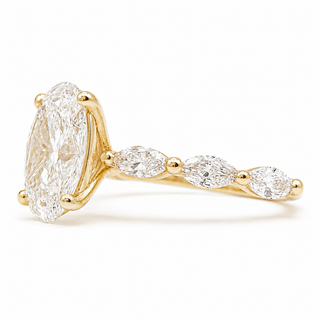 Oval Brilliant with Marquise Band Ring – Lab-Grown Diamond – 14K/18K Gold – 6 Side Stones