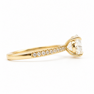 Oval Brilliant Pavé Ring – Lab Grown Diamond – 14K/18K Yellow Gold – 20 Side Stones