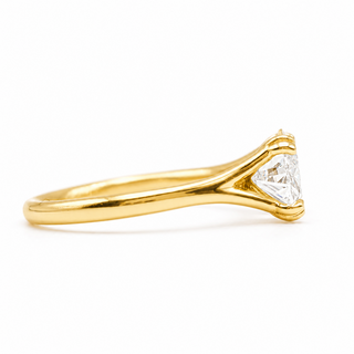 Oval Brilliant Solitaire Ring – Lab Grown Diamond – 14K/18K Yellow Gold