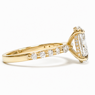 Oval Brilliant with Pavé Marquise Band – Lab-Grown Diamond – 14K/18K Yellow Gold – 30 Side Stones