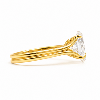 Oval Brilliant Split Band Solitaire Ring – Lab Grown Diamond – 14K/18K Yellow Gold