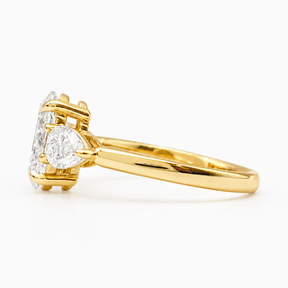Oval Brilliant 3 Stone Ring – Lab Grown Diamond – 14K/18K Yellow Gold – 2 Side Stones