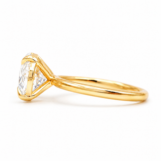 Oval Brilliant Solitaire Ring – Lab Grown Diamond – 14K/18K Yellow Gold