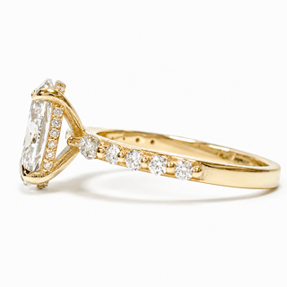 Oval Brilliant with Pavé Marquise Band – Lab-Grown Diamond – 14K/18K Yellow Gold – 30 Side Stones