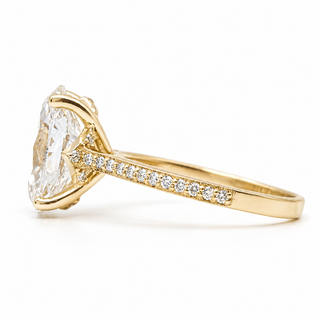 Oval Brilliant Pavé Ring – Lab Grown Diamond – 14K/18K Yellow Gold – 36 Side Stones