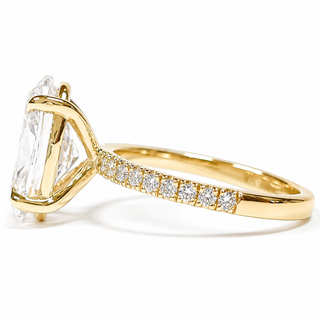 Oval Brilliant Pavé Ring – Lab Grown Diamond – 14K/18K Gold – 18 Side Stones