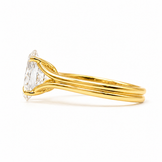 Oval Brilliant Split Band Solitaire Ring – Lab Grown Diamond – 14K/18K Yellow Gold
