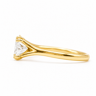 Oval Brilliant Solitaire Ring – Lab Grown Diamond – 14K/18K Yellow Gold