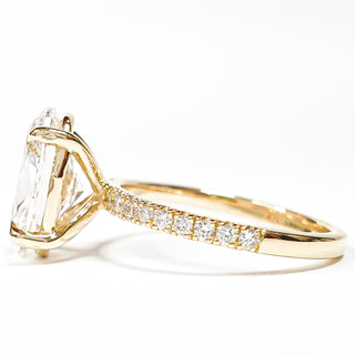 Oval Brilliant Pavé Ring – Lab Grown Diamond – 14K/18K Yellow Gold – 18 Side Stones