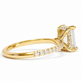 Emerald Cut with Pavé Band and Hidden Halo – Lab-Grown Diamond – 14K/18K Yellow Gold – 42 Side Stones