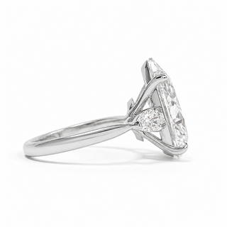 Pear Shape 3 Stone Ring – Lab Grown Diamond – 14K/18K White Gold – 2 Side Stones
