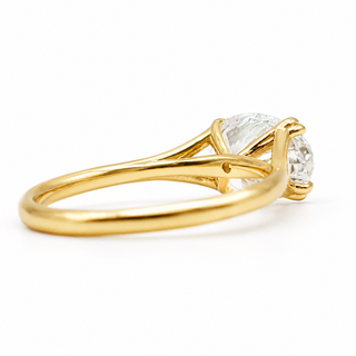 Oval Brilliant Solitaire Ring – Lab Grown Diamond – 14K/18K Yellow Gold
