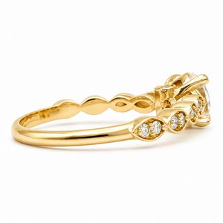 Round Brilliant Pavé Ring – Lab Grown Diamond – 14K/18K Yellow Gold – 18 Side Stones