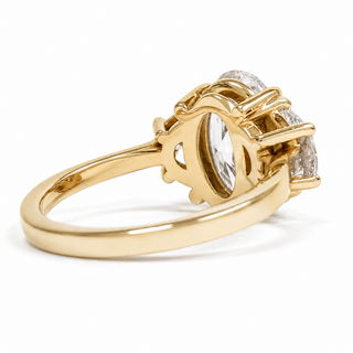 Oval Brilliant 3 Stone Ring – Lab Grown Diamond – 14K/18K Yellow Gold – 2 Side Stones
