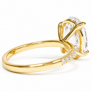 Oval Brilliant Pavé Ring – Lab Grown Diamond – 14K/18K Gold – 18 Side Stones
