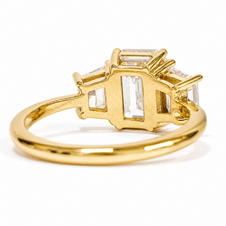 Emerald Cut with 2 Tapers Ring – Lab-Grown Diamond – 14K/18K Yellow Gold – 2 Side Stones
